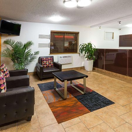 ซูเปอร์ 8 บาย วินด์แฮม ดูบิวก์/กาเลนา แอเรีย Motel Dubuque ภายนอก รูปภาพ