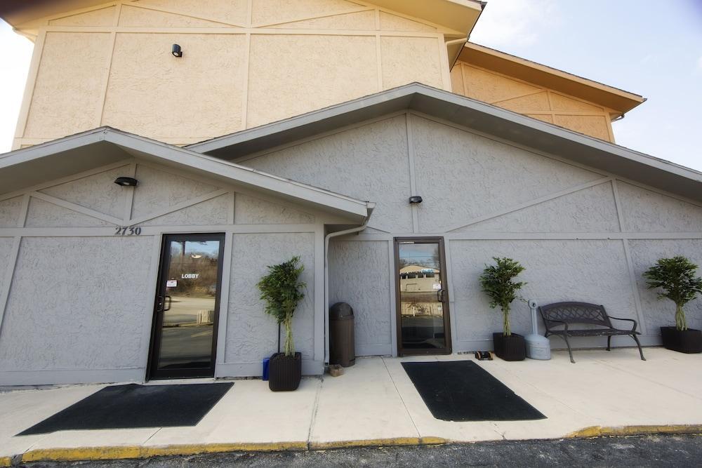 ซูเปอร์ 8 บาย วินด์แฮม ดูบิวก์/กาเลนา แอเรีย Motel Dubuque ภายนอก รูปภาพ