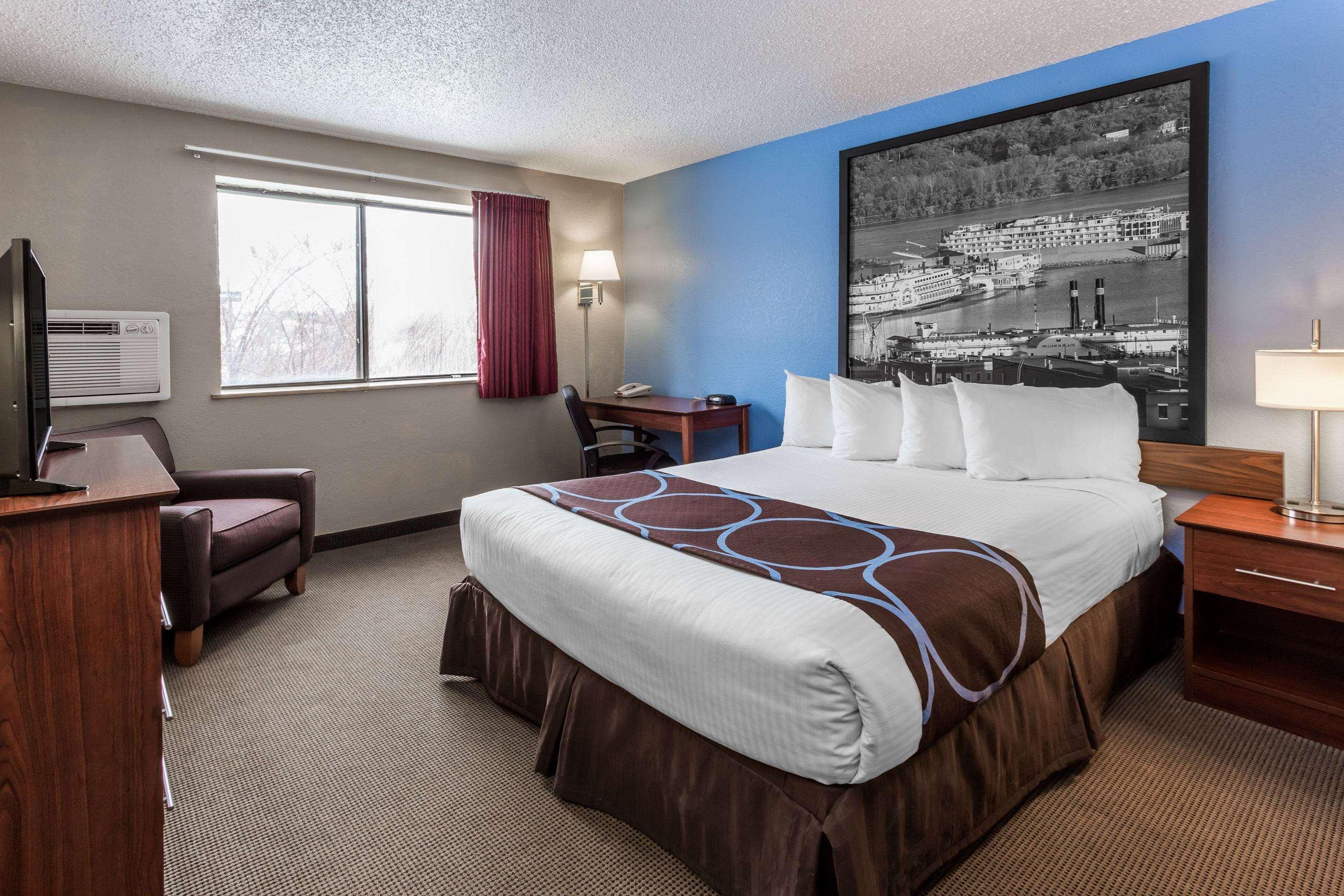 ซูเปอร์ 8 บาย วินด์แฮม ดูบิวก์/กาเลนา แอเรีย Motel Dubuque ภายนอก รูปภาพ