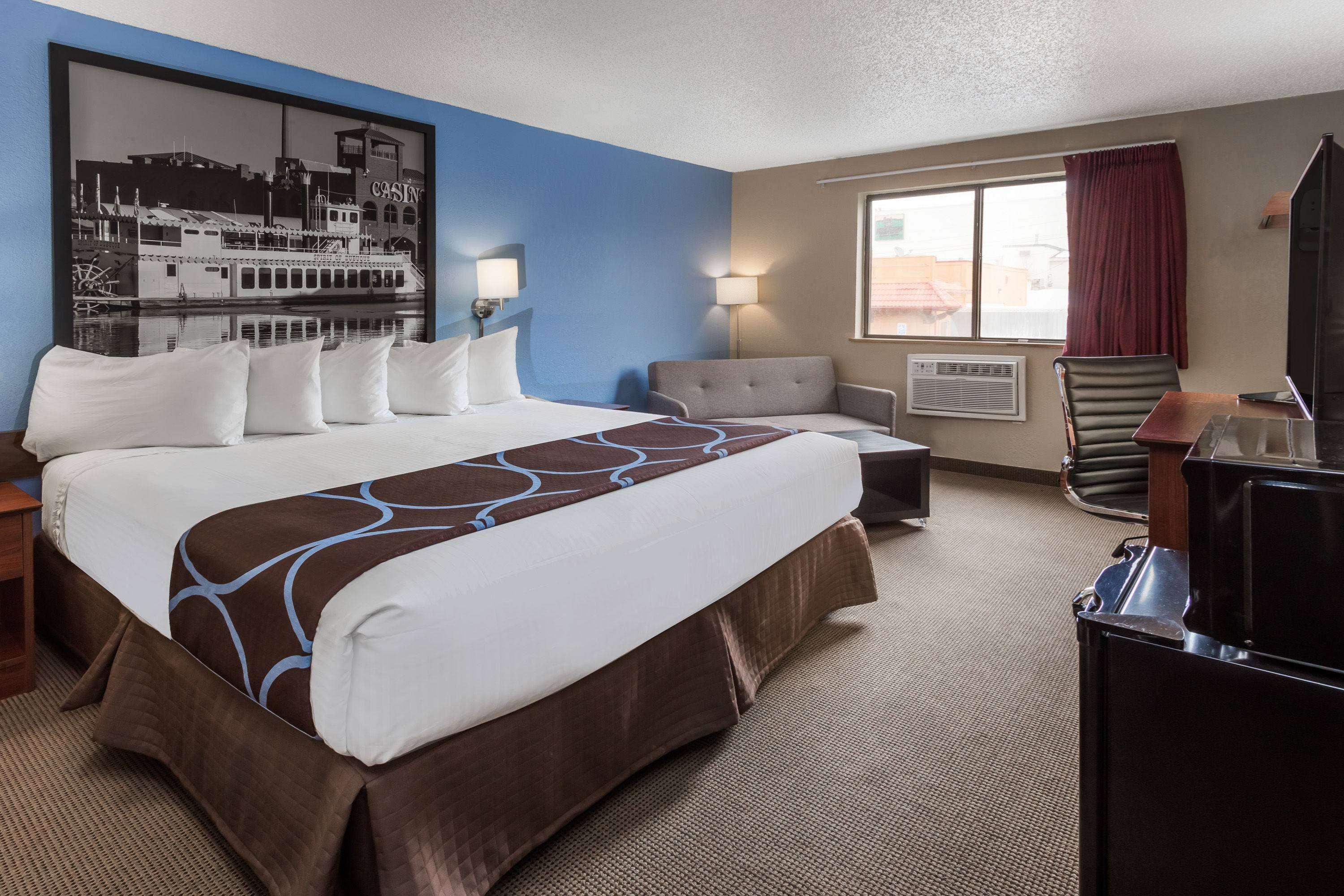 ซูเปอร์ 8 บาย วินด์แฮม ดูบิวก์/กาเลนา แอเรีย Motel Dubuque ภายนอก รูปภาพ
