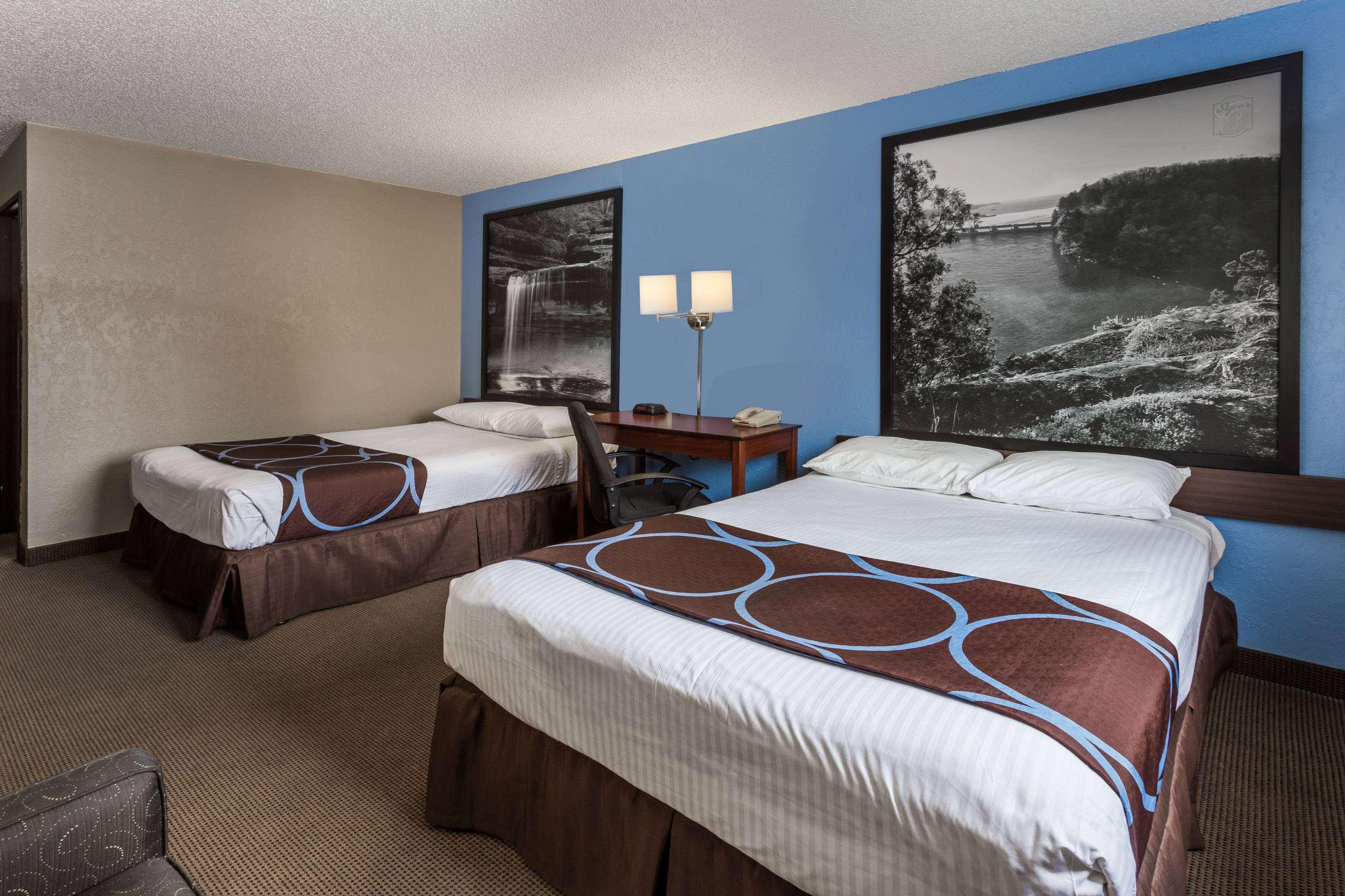 ซูเปอร์ 8 บาย วินด์แฮม ดูบิวก์/กาเลนา แอเรีย Motel Dubuque ภายนอก รูปภาพ