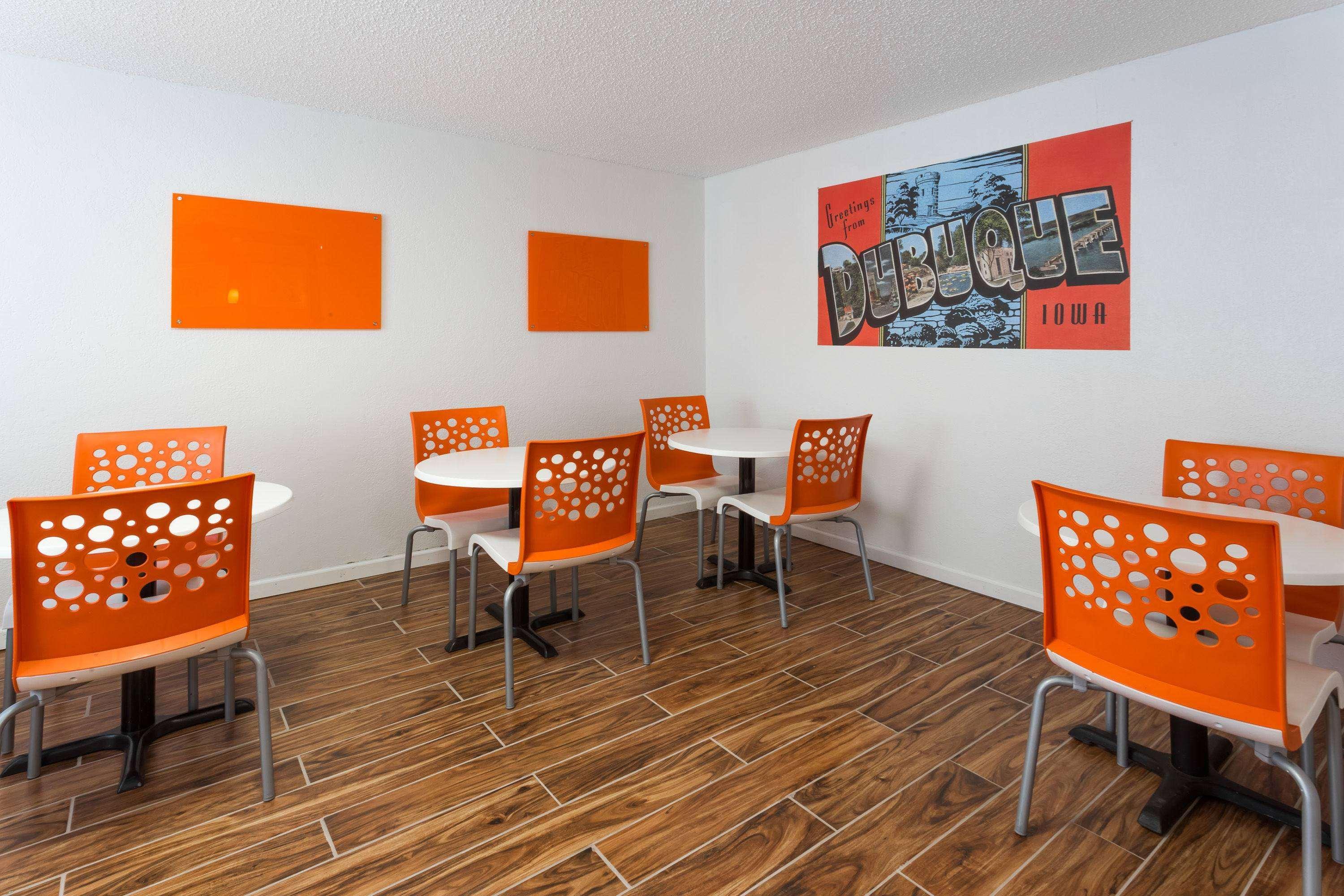 ซูเปอร์ 8 บาย วินด์แฮม ดูบิวก์/กาเลนา แอเรีย Motel Dubuque ภายนอก รูปภาพ