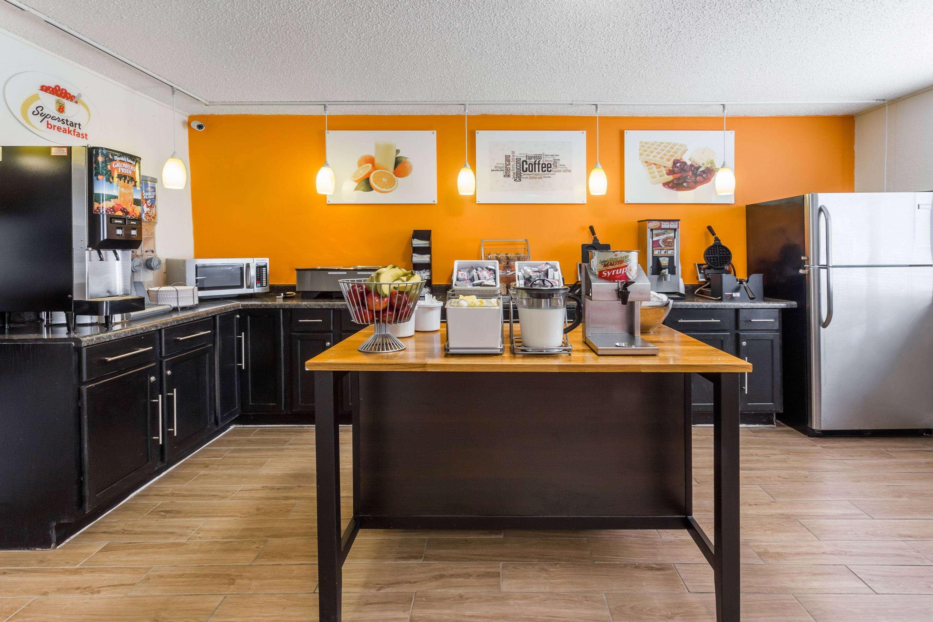 ซูเปอร์ 8 บาย วินด์แฮม ดูบิวก์/กาเลนา แอเรีย Motel Dubuque ภายนอก รูปภาพ