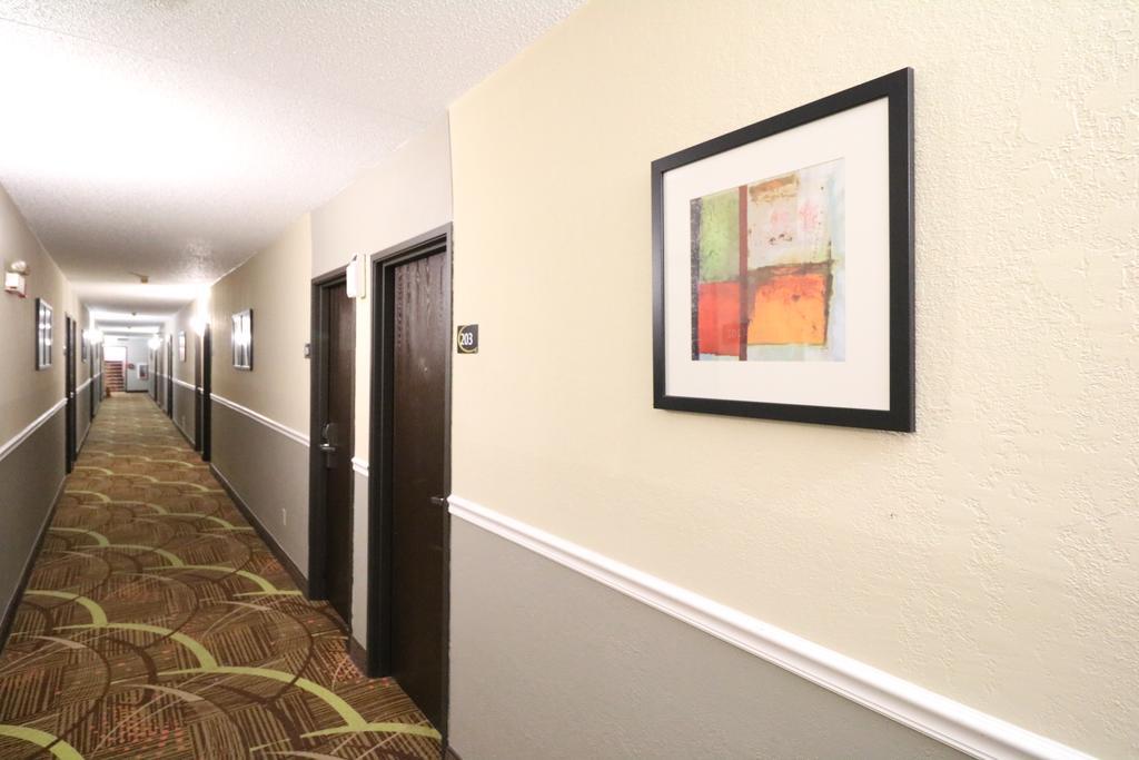 ซูเปอร์ 8 บาย วินด์แฮม ดูบิวก์/กาเลนา แอเรีย Motel Dubuque ภายนอก รูปภาพ