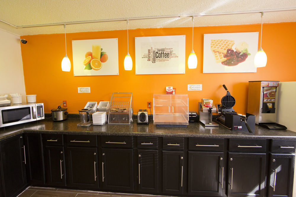 ซูเปอร์ 8 บาย วินด์แฮม ดูบิวก์/กาเลนา แอเรีย Motel Dubuque ภายนอก รูปภาพ