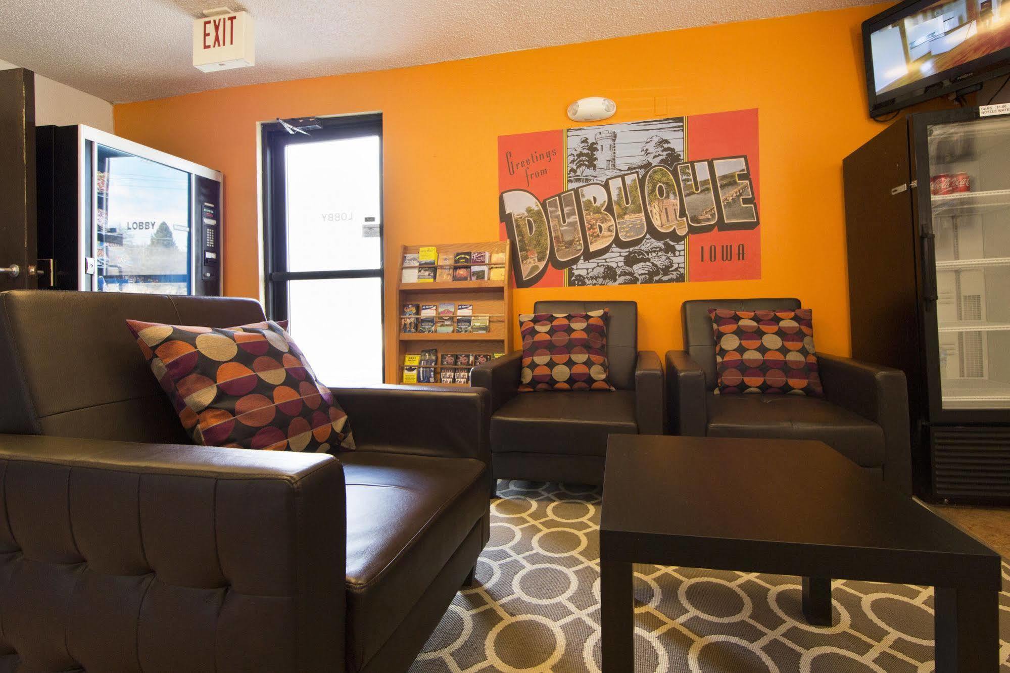 ซูเปอร์ 8 บาย วินด์แฮม ดูบิวก์/กาเลนา แอเรีย Motel Dubuque ภายนอก รูปภาพ