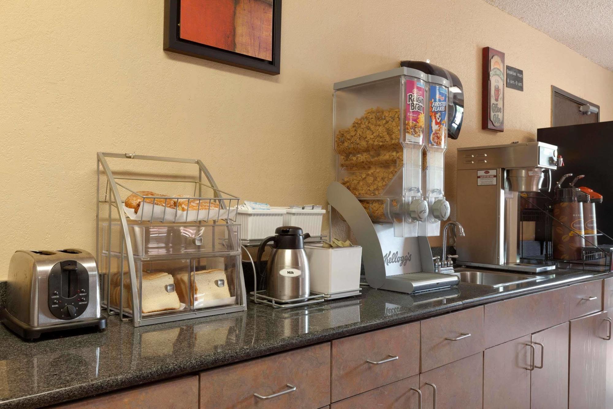 ซูเปอร์ 8 บาย วินด์แฮม ดูบิวก์/กาเลนา แอเรีย Motel Dubuque ภายนอก รูปภาพ