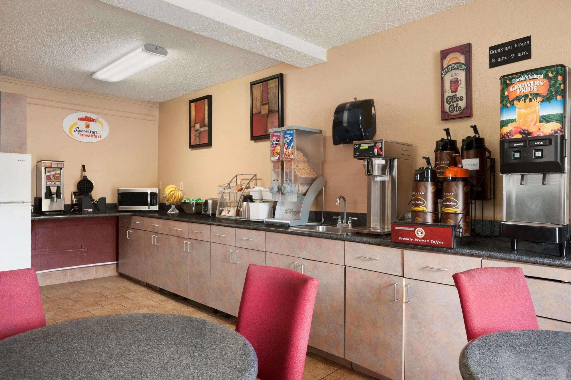 ซูเปอร์ 8 บาย วินด์แฮม ดูบิวก์/กาเลนา แอเรีย Motel Dubuque ภายนอก รูปภาพ