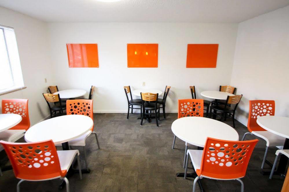 ซูเปอร์ 8 บาย วินด์แฮม ดูบิวก์/กาเลนา แอเรีย Motel Dubuque ภายนอก รูปภาพ