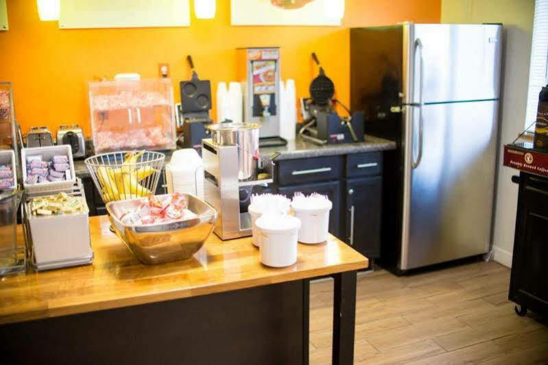 ซูเปอร์ 8 บาย วินด์แฮม ดูบิวก์/กาเลนา แอเรีย Motel Dubuque ภายนอก รูปภาพ