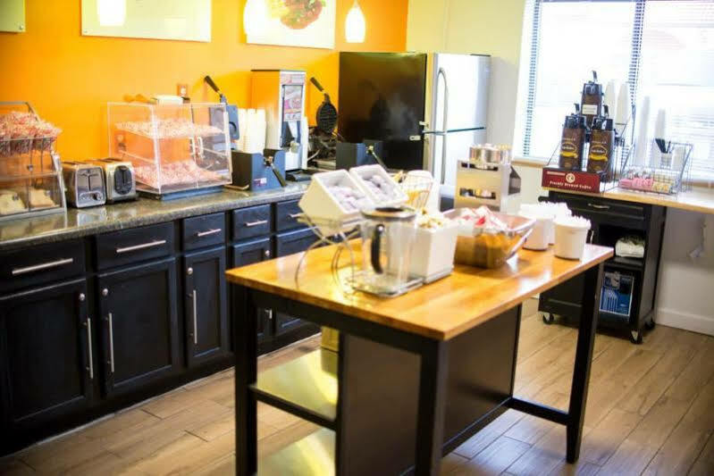 ซูเปอร์ 8 บาย วินด์แฮม ดูบิวก์/กาเลนา แอเรีย Motel Dubuque ภายนอก รูปภาพ
