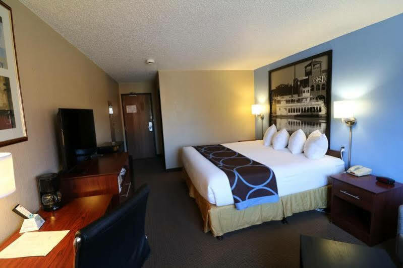 ซูเปอร์ 8 บาย วินด์แฮม ดูบิวก์/กาเลนา แอเรีย Motel Dubuque ภายนอก รูปภาพ