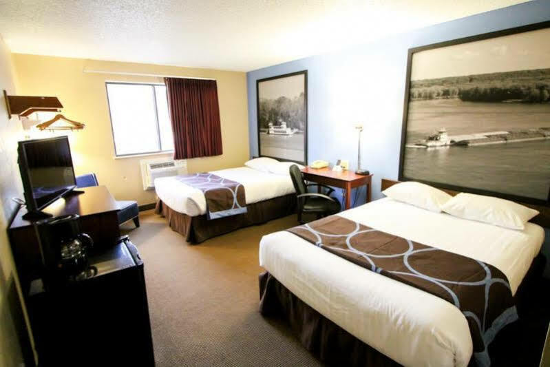 ซูเปอร์ 8 บาย วินด์แฮม ดูบิวก์/กาเลนา แอเรีย Motel Dubuque ภายนอก รูปภาพ
